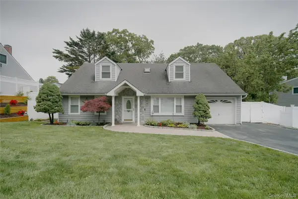 151 Rosemont Avenue, Farmingville, NY 11738