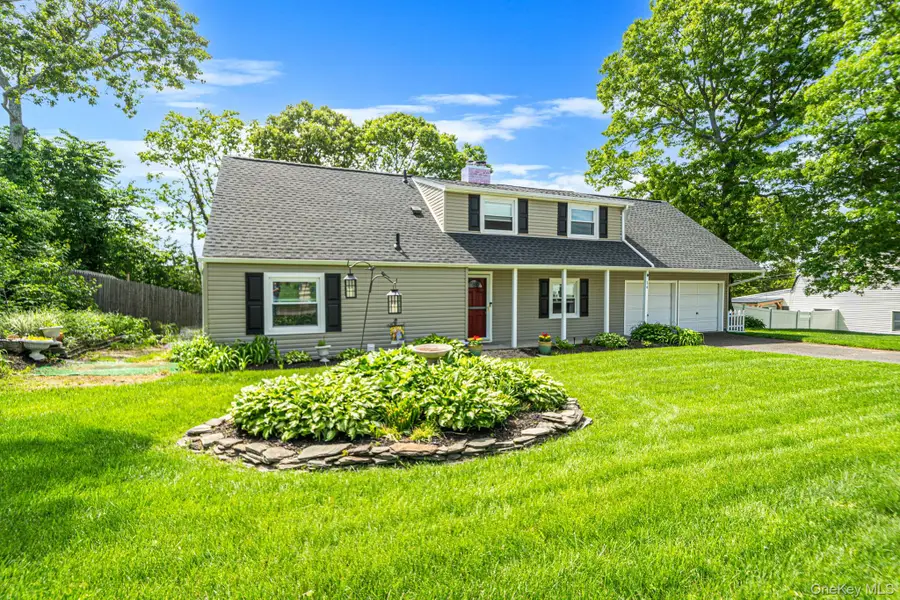 14 Lehigh Lane, Farmingville, NY 11738 - #3