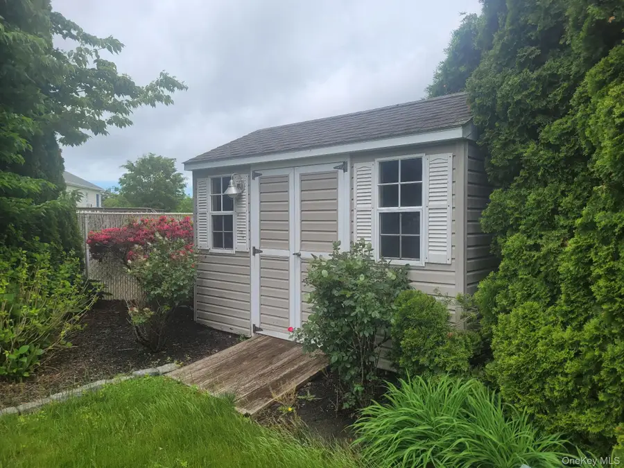 312 Riley Avenue, Baiting Hollow, NY 11933 - #3