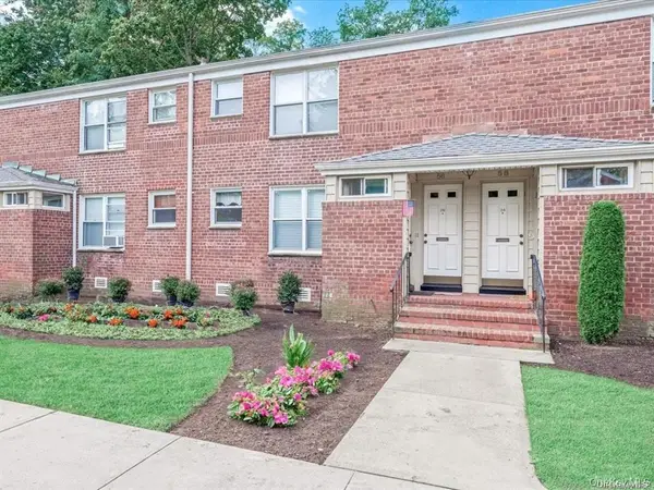 56 Edwards Street #2B, Roslyn Heights, NY 11577