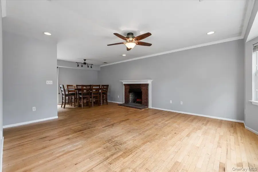 3 Kilburn Avenue, Huntington Station, NY 11746 - #3