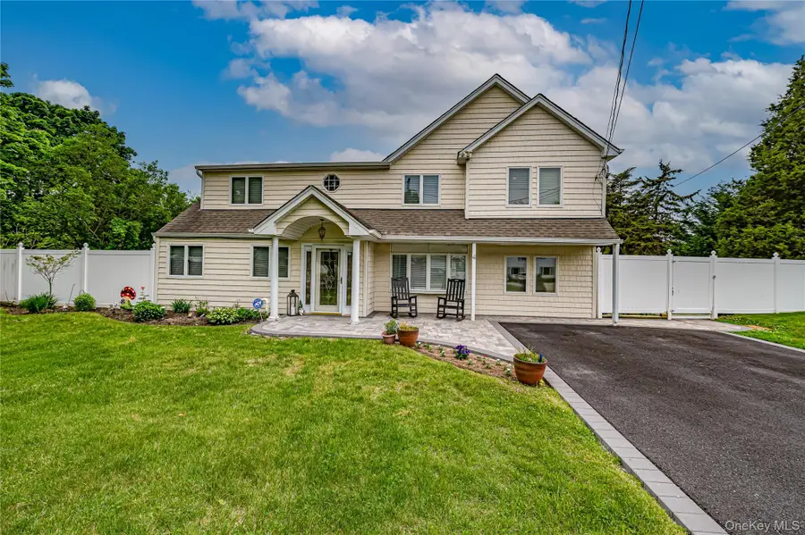 4 Country Greens Drive, Holtsville, NY 11742 - #2