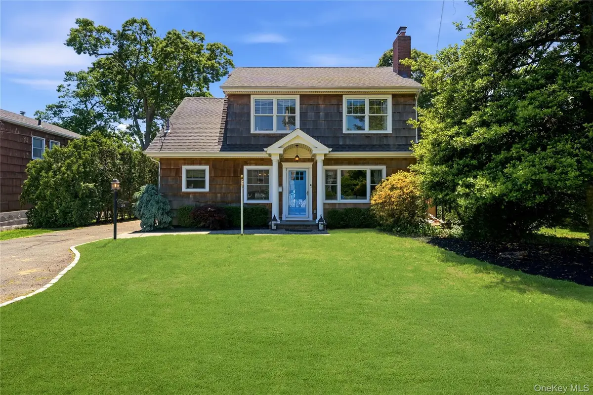 28 Hemlock Lane, Bay Shore, NY 11706 - #1