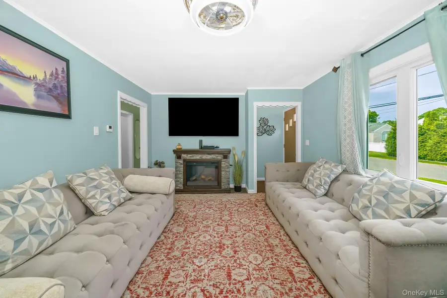 72 Peckham Avenue, Islip, NY 11751 - #2