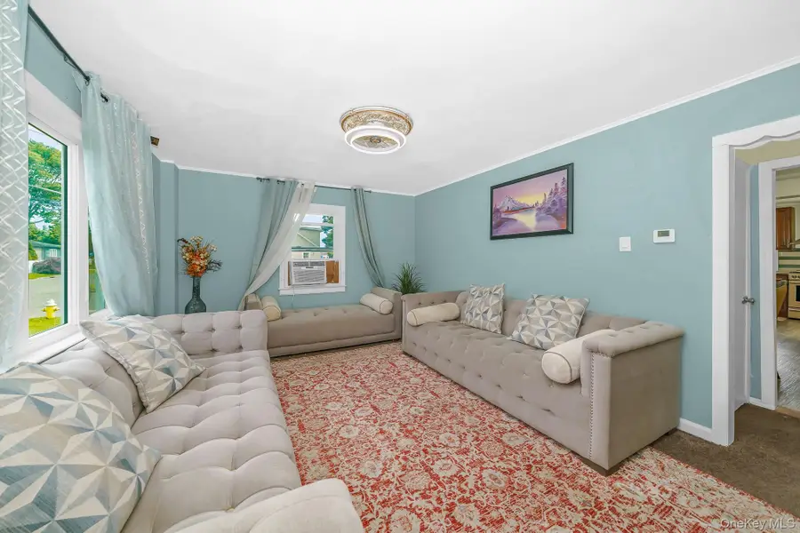 72 Peckham Avenue, Islip, NY 11751 - #3