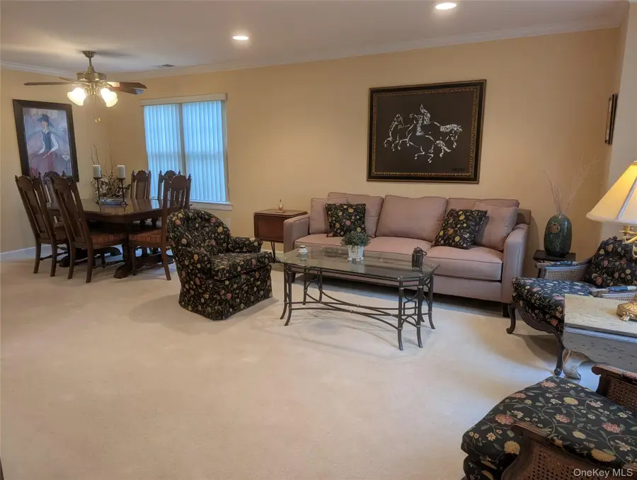 27 Morley Circle, Melville, NY 11747 - #3