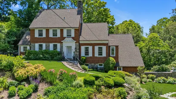 74 Litchfield Road, Port Washington, NY 11050