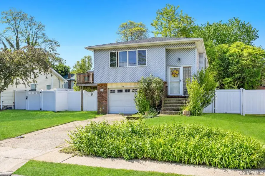 16 E Grove Street, Massapequa, NY 11758 - #2