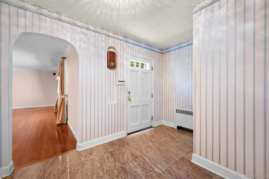 49 The Birches, Roslyn, NY 11576 - #2
