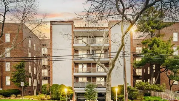 100 Brooklyn Avenue #4V, Freeport, NY 11520