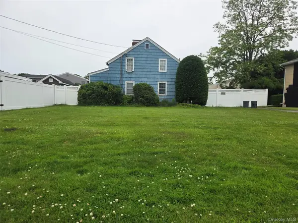 107 Eden Avenue, Massapequa Park, NY 11762