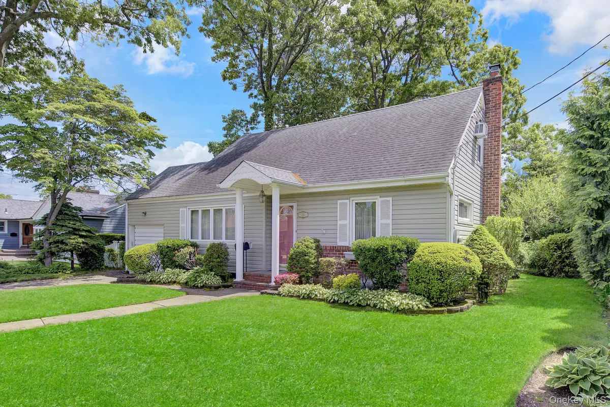 130 Abbey Street, Massapequa Park, NY 11762 - #1