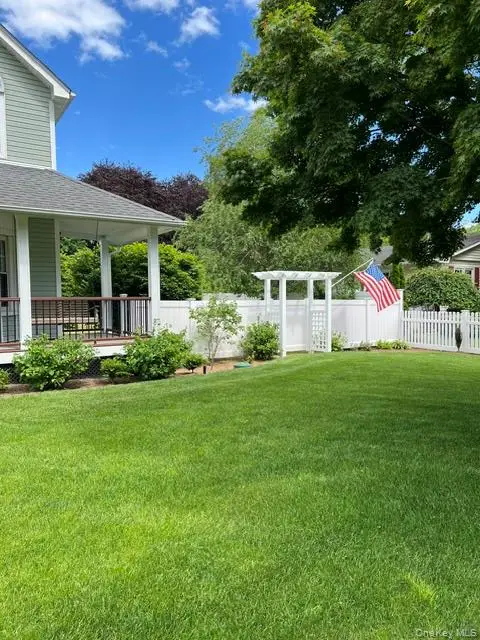 25 Sunny Road, Saint James, NY 11780 - #3