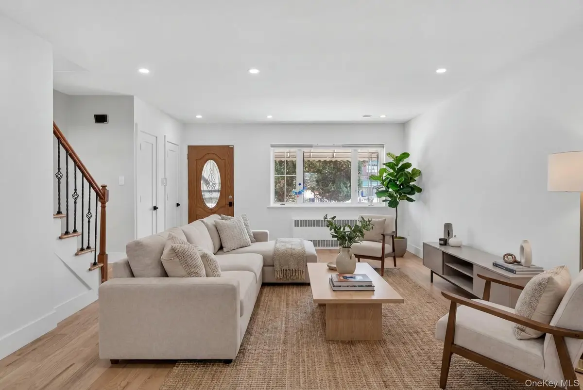 1061 E 218th Street, Bronx, NY 10469 - #1