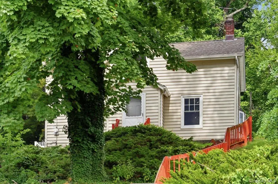 42 Revolutionary Road, Ossining, NY 10562 - #2