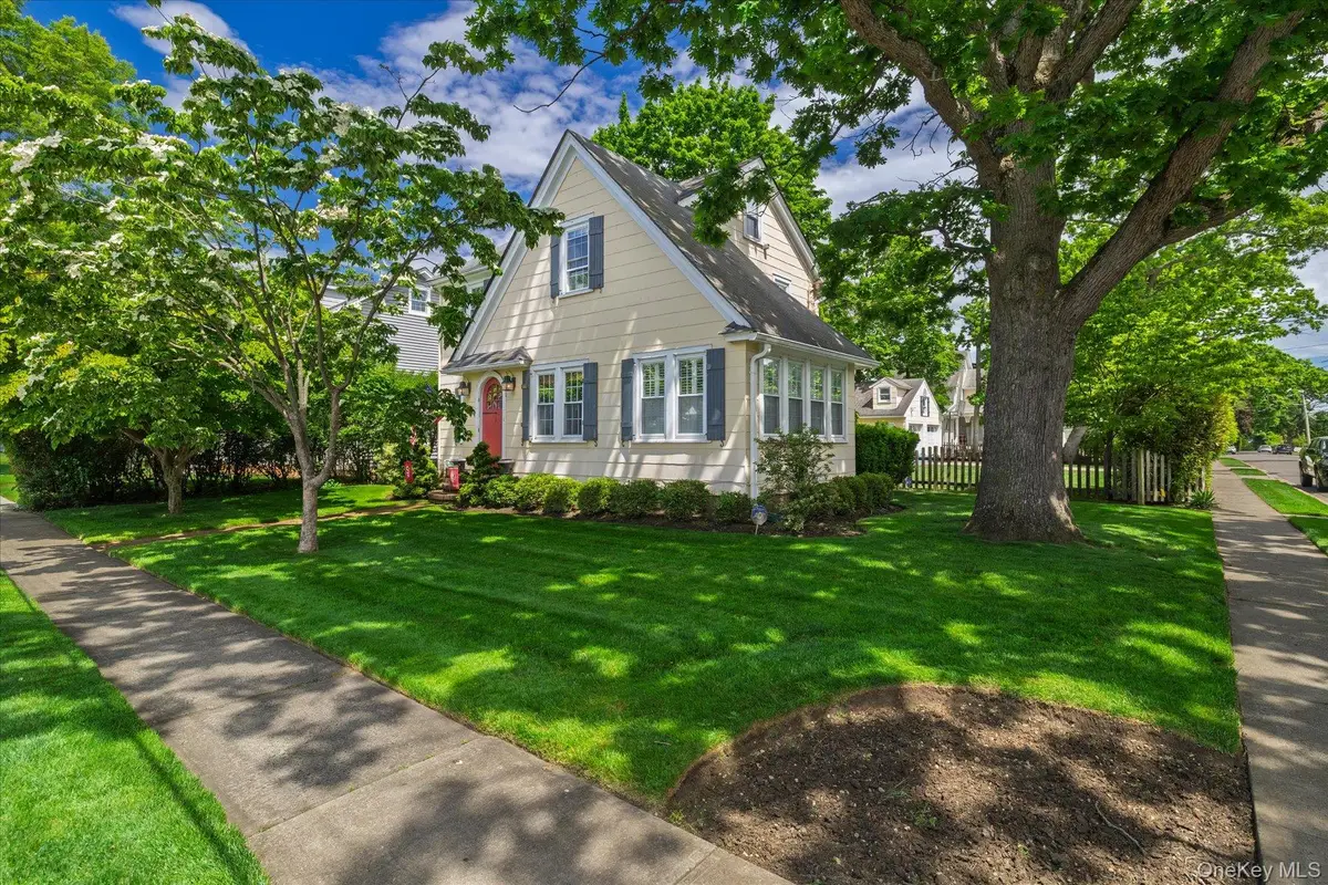1 Schuyler Avenue, Rockville Centre, NY 11570 - #1