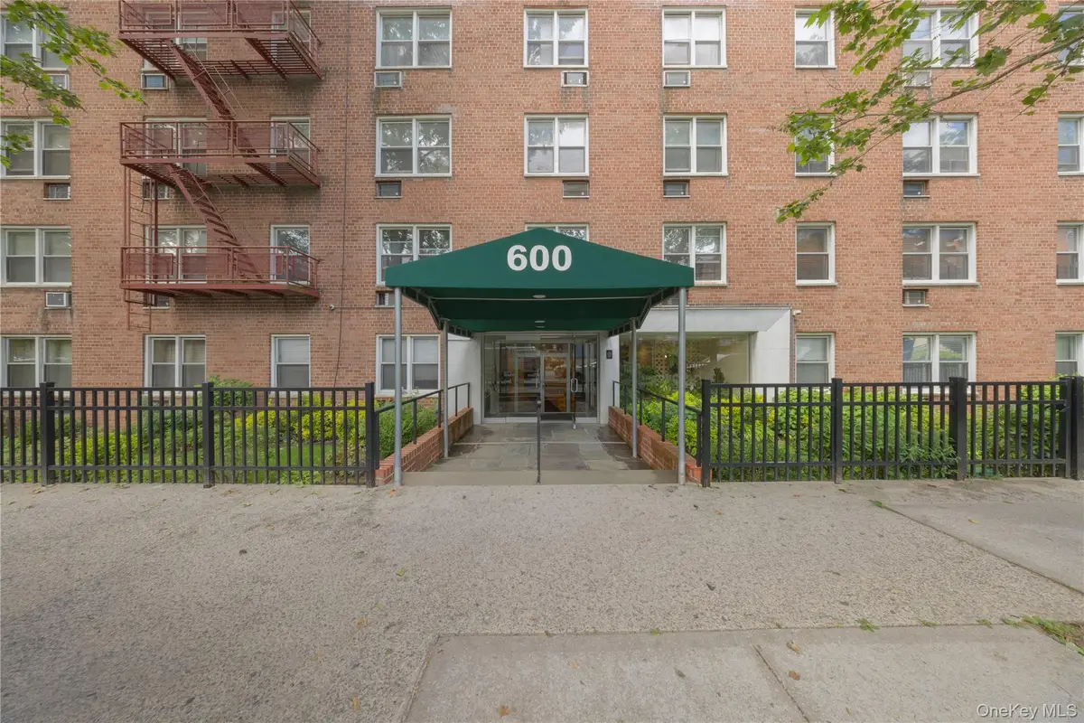 600 Locust Street #5K, Fleetwood, NY 10552 - #1