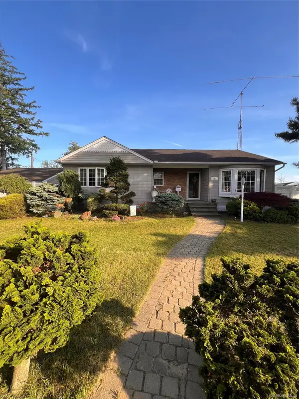 685 Seabury Avenue, Franklin Square, NY 11010