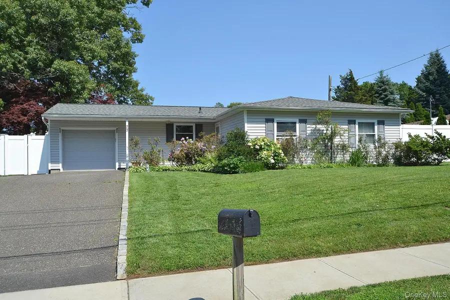 77 S Bicycle Path, Selden, NY 11784 - #3