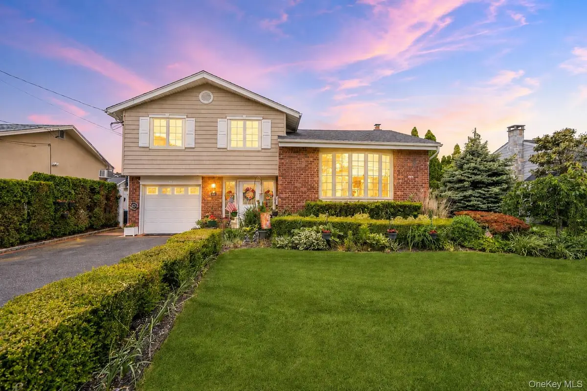 39 Brewster Road W, Massapequa, NY 11758 - #1