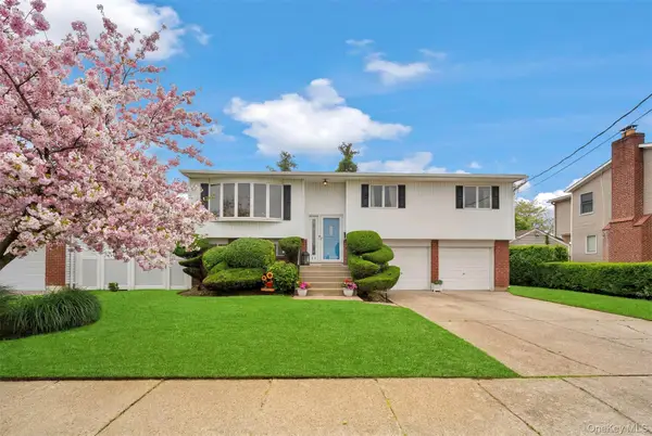 117 Washington Place, Massapequa, NY 11758