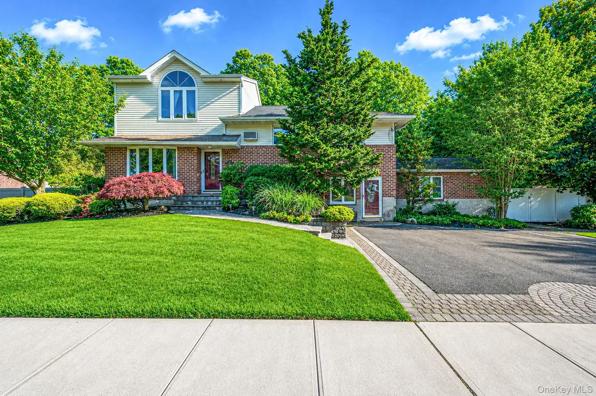 11 Lourae Drive, Massapequa Park, NY 11762 - #1