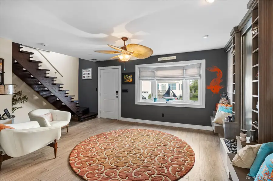 650 S 9th Street, Lindenhurst, NY 11757 - #3