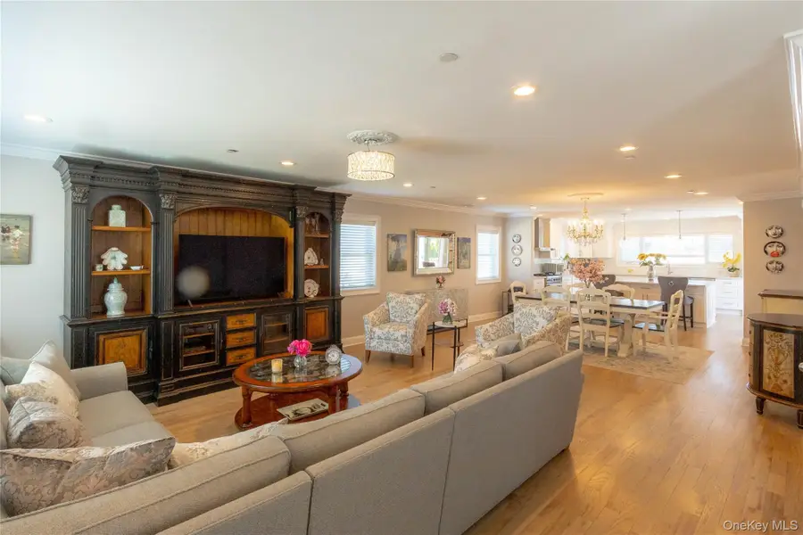 19 Pershing Avenue, Babylon, NY 11702 - #2