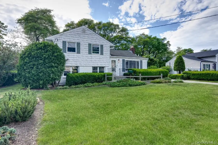 714 Tanglewood Road, West Islip, NY 11795 - #2