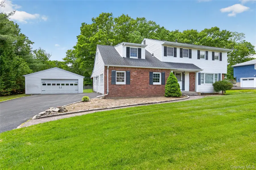 57 Pine Hill Lane, Dix Hills, NY 11746 - #3