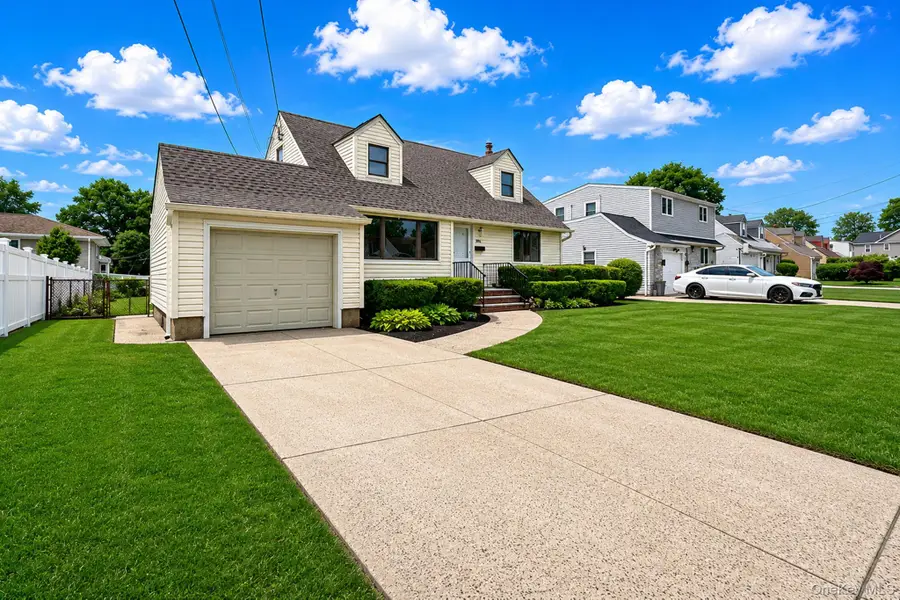986 Cayuga Road, West Hempstead, NY 11552 - #3