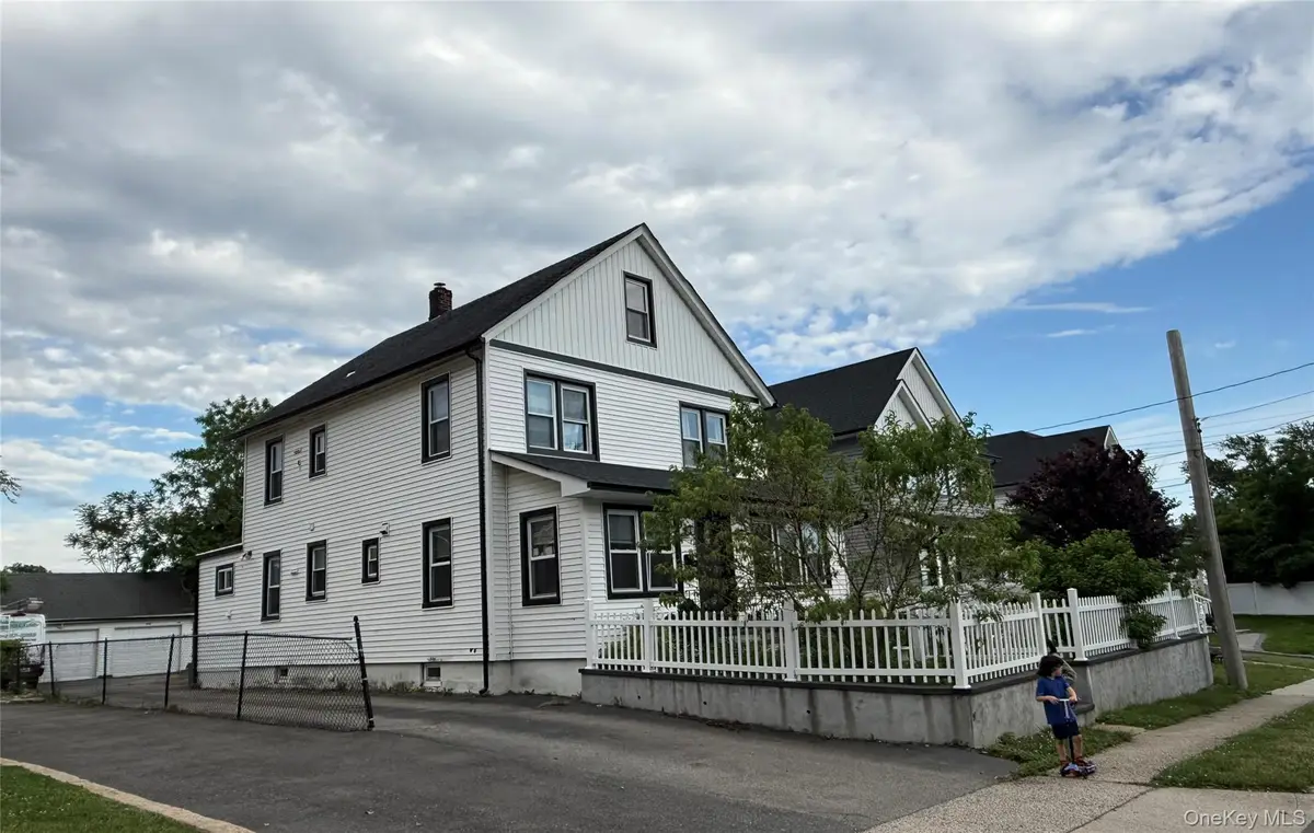 168 Jefferson Avenue, Roslyn Heights, NY 11577 - #1