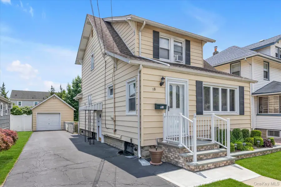 18 W Melrose Street, Valley Stream, NY 11580 - #2
