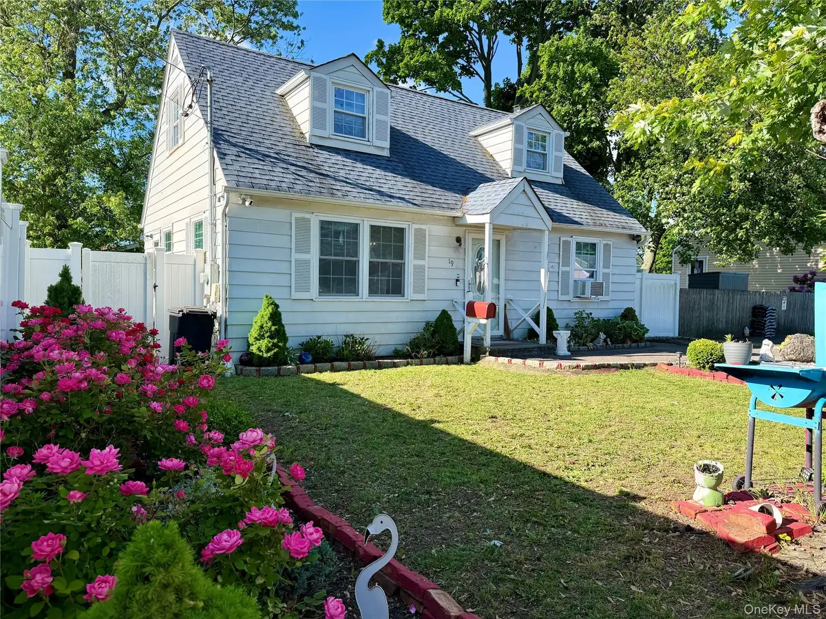 19 3rd Street, Lindenhurst, NY 11757 - #1