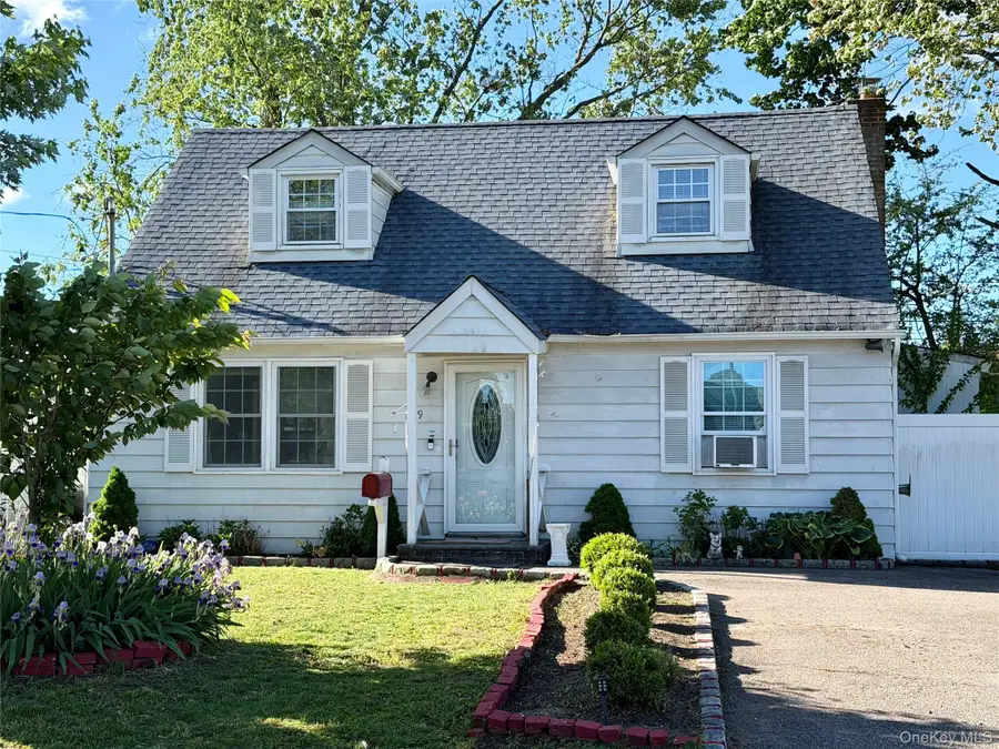 19 3rd Street, Lindenhurst, NY 11757 - #3