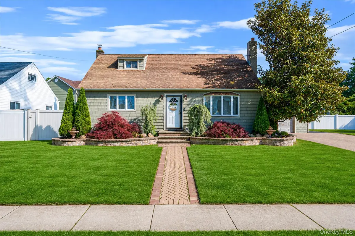 403 Brookside Court, Copiague, NY 11726 - #1