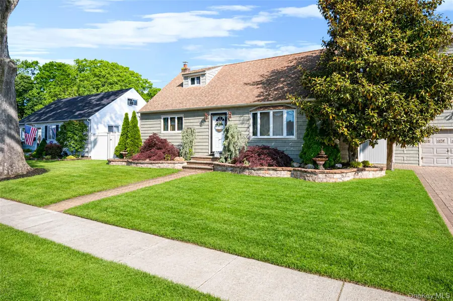 403 Brookside Court, Copiague, NY 11726 - #3