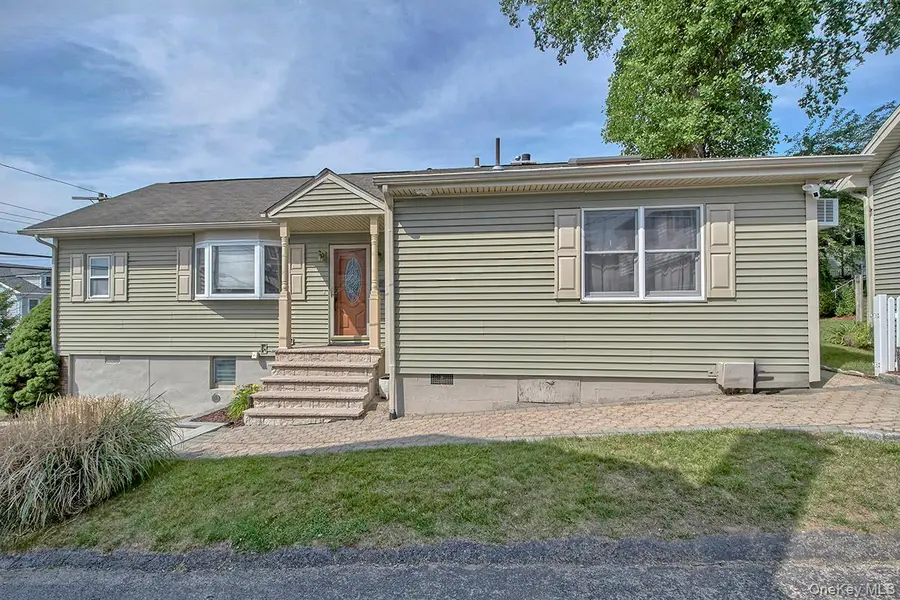 108 Lincoln Avenue E, West Harrison, NY 10604 - #2