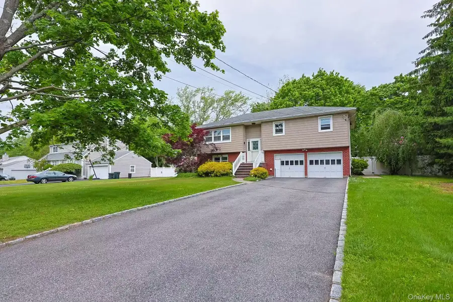 9 Grossman Street, Melville, NY 11747 - #3