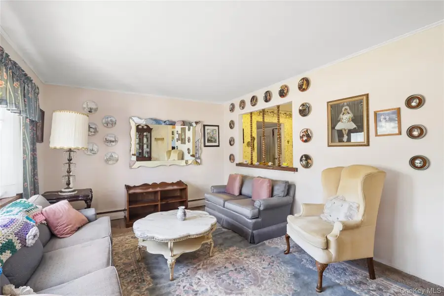 52 Center Street, Ronkonkoma, NY 11779 - #2