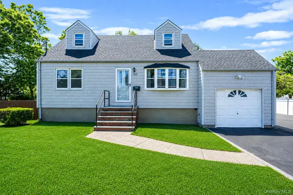 337 S 14th Street, Lindenhurst, NY 11757