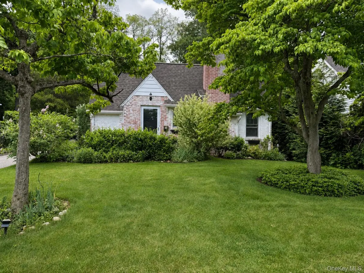 18 Cedar Drive, Huntington, NY 11743 - #1