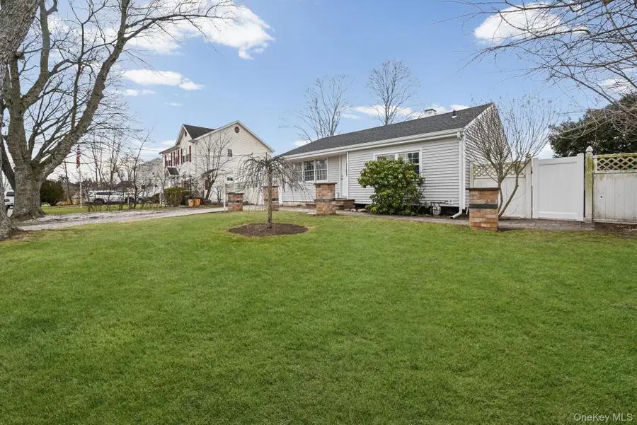 186 Westwood Drive, Brentwood, NY 11717 - #3