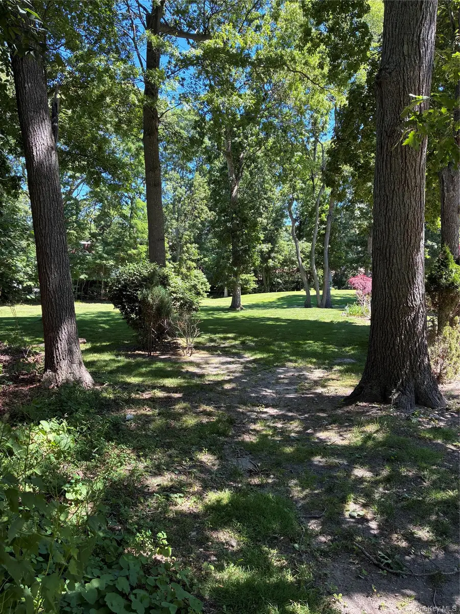 415 Clubhouse Court, Coram, NY 11727 - #2
