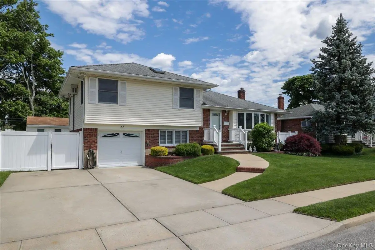 11 Damin Drive, Farmingdale, NY 11735 - #1