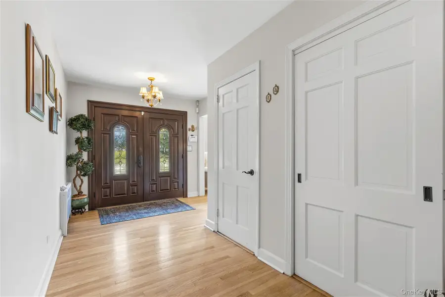 1 Hunting Ridge Road, White Plains, NY 10605 - #3