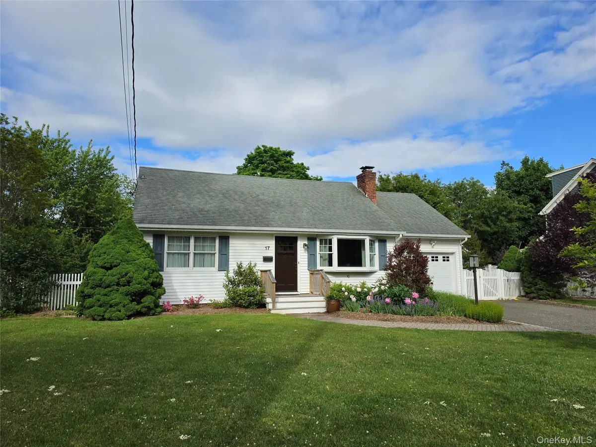 17 Barteau Avenue, Blue Point, NY 11715 - #1