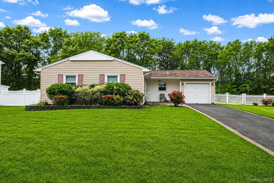 154 Spiral Road, Holtsville, NY 11742 - #2
