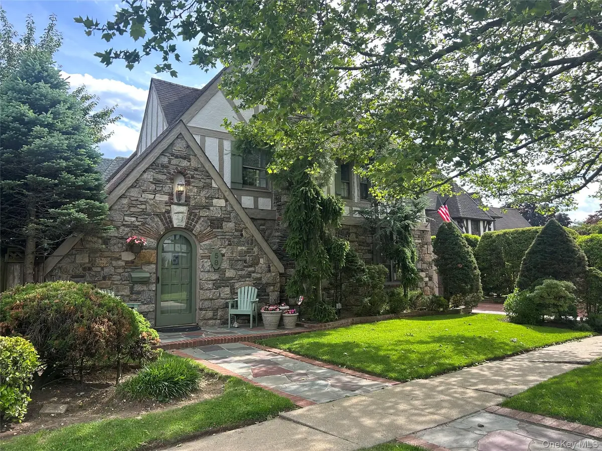 58 Park Lane, Rockville Centre, NY 11570 - #1