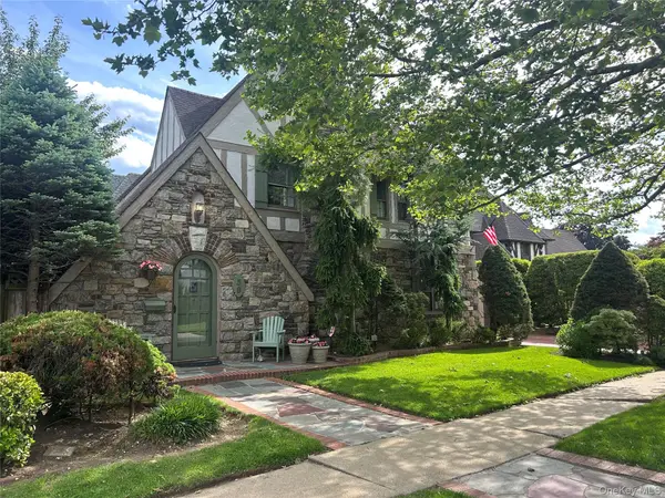 58 Park Lane, Rockville Centre, NY 11570